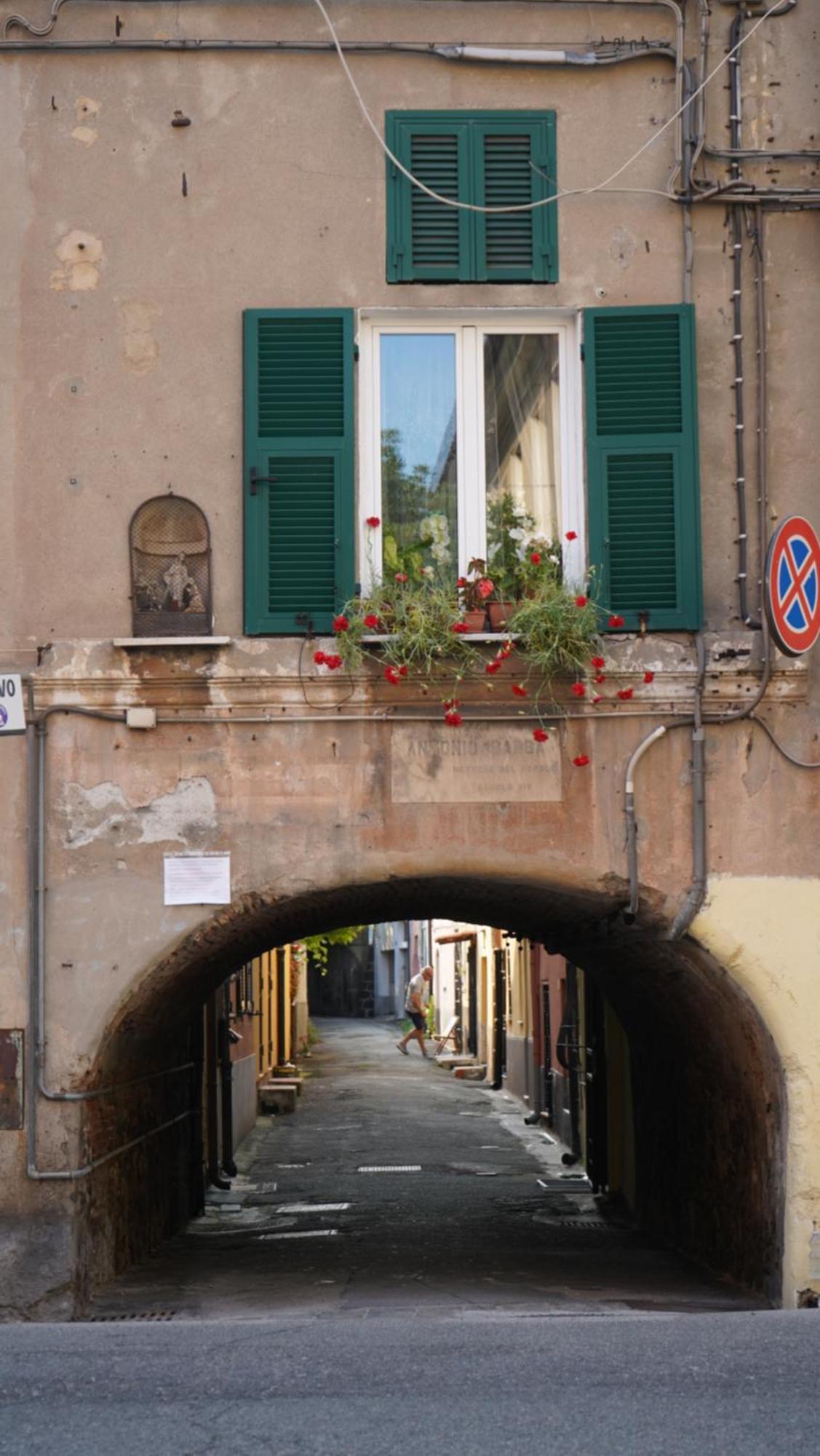 La Taverna Di Gianni Near The Beach Italy Riviera 사보나 외부 사진